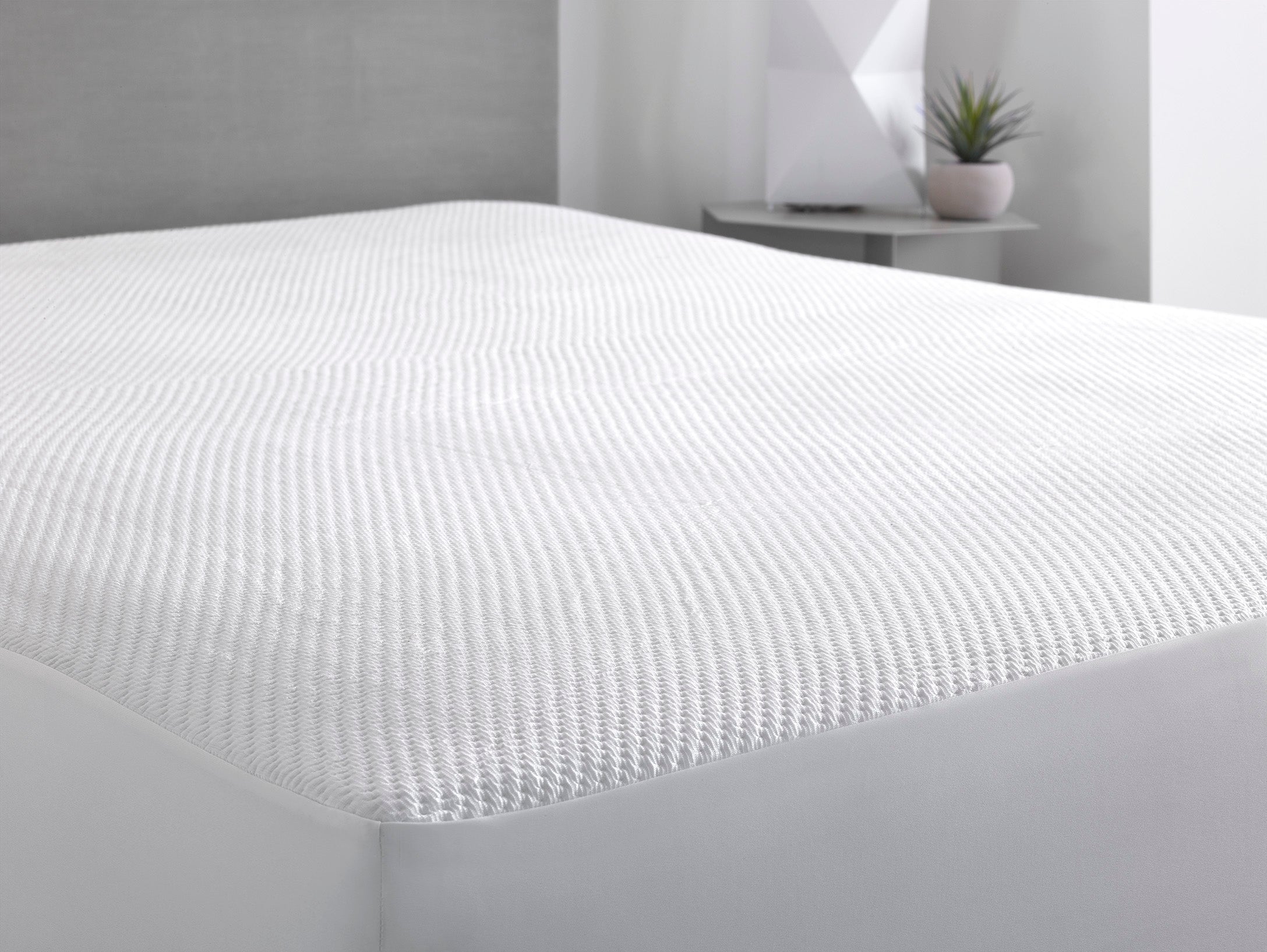 SmartGuard Premium Mattress Protector corner band